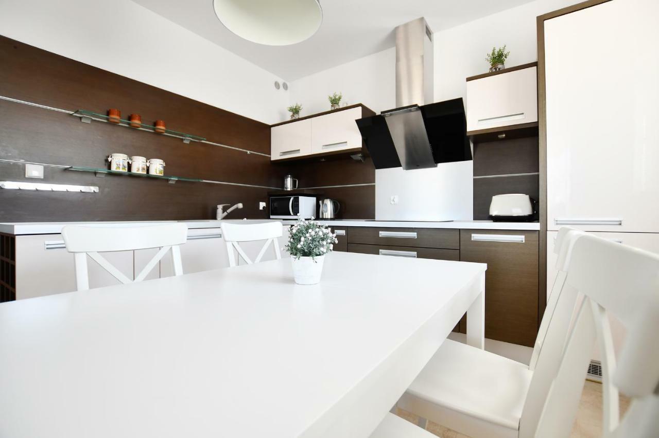 Apartamenty Navigator-Portowa 28 Kołobrzeg Exteriör bild